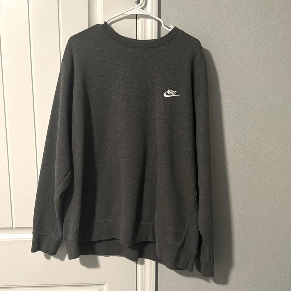 Nike Embroidered Logo Sweatshirt